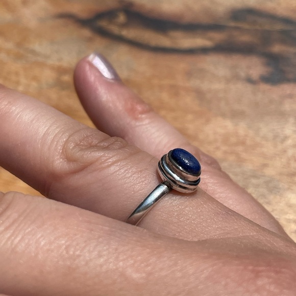 Mid-century minimalist lapis ring - Picture 9 of 16